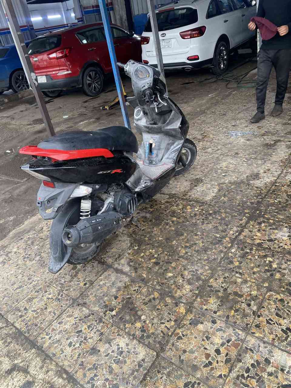 سلام عليكم
جيتي ار للبيع مكينه مامفتوحه بس بيها خيط تبخير 
دراجه بلاديه ماشيه 30 الف نكره سلف كهربائيات كلها شغاله دراجه مولحه سبانه ماممدوده عل مكينه 
بس لخيط تبخير لبيها 
سعر 650 وبيها مجال كلش قليل مكانها بغداد البياع موشراي لاتراسل ولاتعبني وياك 
رقم ***********
