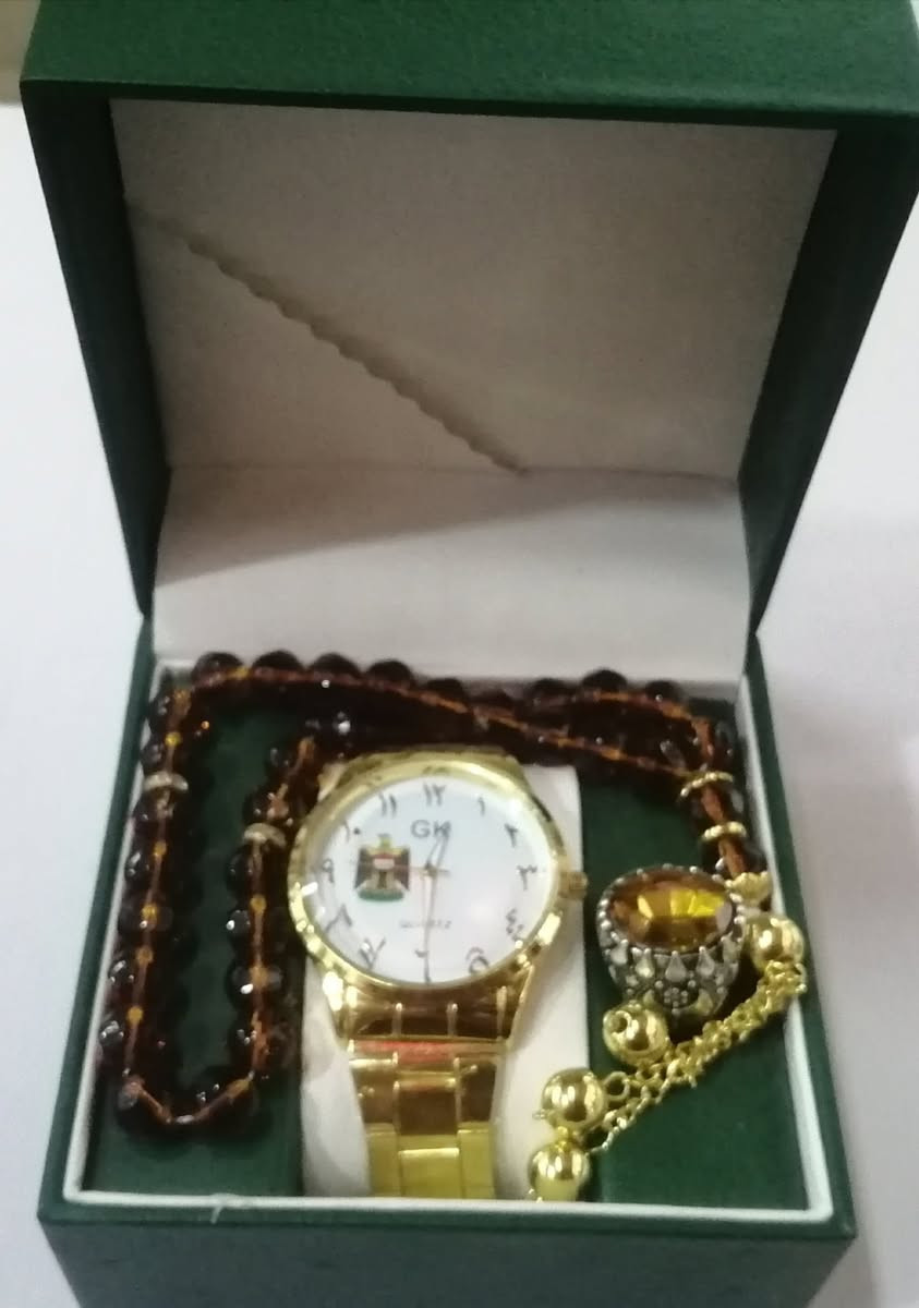 توفر لدينا 
بكج هدايا رجالي
هذه مجموعة هدايا رجالية تتكون من ساعة بعقارب ذات إطار ذهبي وسوار معدني، مع سبحة وخاتم مطابق.


**إذا كنت صاحب هذا الإعلان وتريد حذفه لأي سبب، رجاءا أرسل رسالة إلى الدعم الفني**