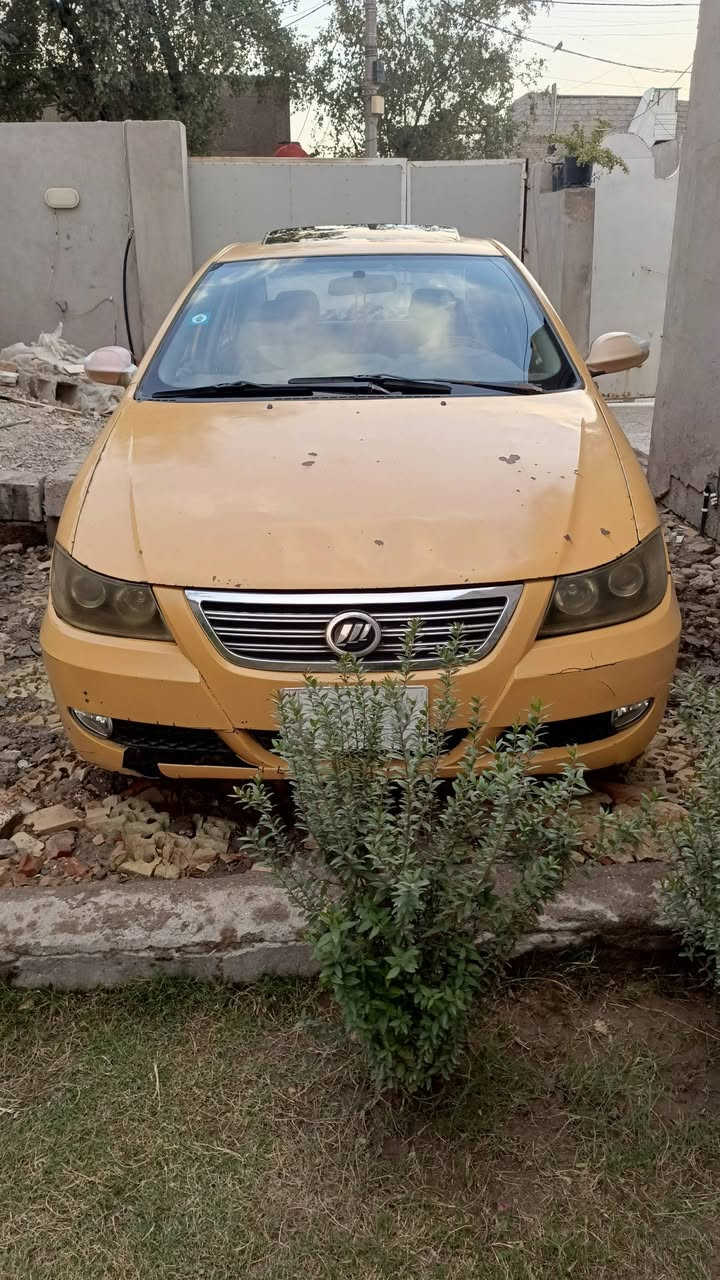 السلام عليكم (من رخصة صاحب الكروب ) للبيع سيارة اليفان 620 موديل 2011 بغداد مشروع وطني بسمي مصفرة هيئة وغرامات السيارة جاهزة واحلة من الصورة بيهة بعض الملاحظات مثل التبريد بي نقص راديتر مال الغاز وبيهة مكانات خياسات بصيطة غرفتهة كلهة كاملة التدفئة شغالة الكهربائيات كلهة شغالة المحرك والكير خير من الله والسيارة مال مال جناي متعوب عليهة وما مشتغلة تكسي استخدام شخصي   عنواني بغداد قرب مجمع بسماية وهذا رقمي (*********** )  السعر ٣٣ ورقة  ملاحظة إخوان غير متواجد عل فيس اتصال أو واتساب فقط وتحياتي للجميع
