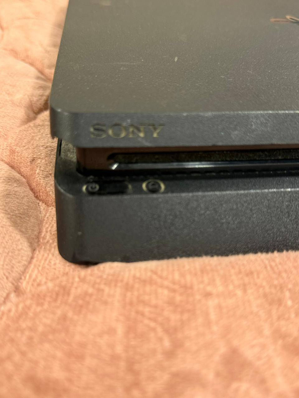 سلام عليكم بلى 4 ذاكرته 500جهاز نضيف كلش يجي وياه يدات مكاني بلدوره نظافته 90٪سعره 250************
