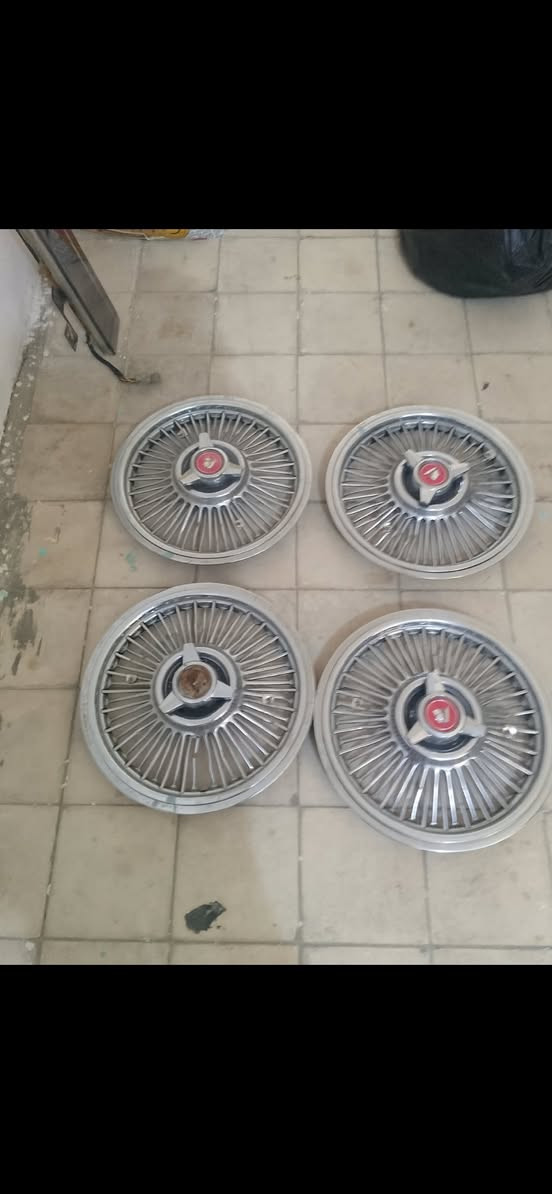 السلام عليكم اغراض للبيج واضحات بالصور مكاني بغداد الجديده واسعارهم مناسبه للاستفسار ***********
