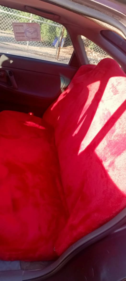 سلام عليكم مازده ياباني 626 للبيع موديل 1992 السياره باسمي رقم نكليزي مصبوغه عام جماليه  السعر 42
***********
