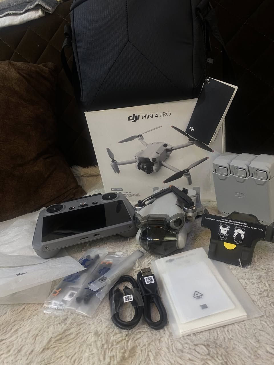 يالله السلام عليكم درون ميني فور كومبو بلاص قطعه اخت جديده السعر مليون و350 قفلل توصيل بغداد فقط للاستفسار ***********
