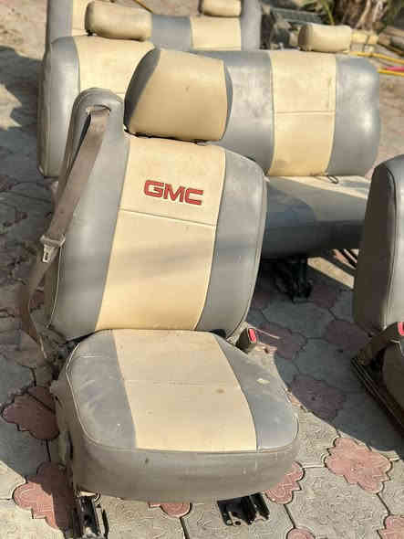 السلام عليكم ورحمه الله وبركاته 
كشنات مع ابطاين جمسي الفينيه نظيفات مابيهن أيي ضرر 
موجودات بل نجف 
ايي استفسار أتصل عل الرقم 
***********
