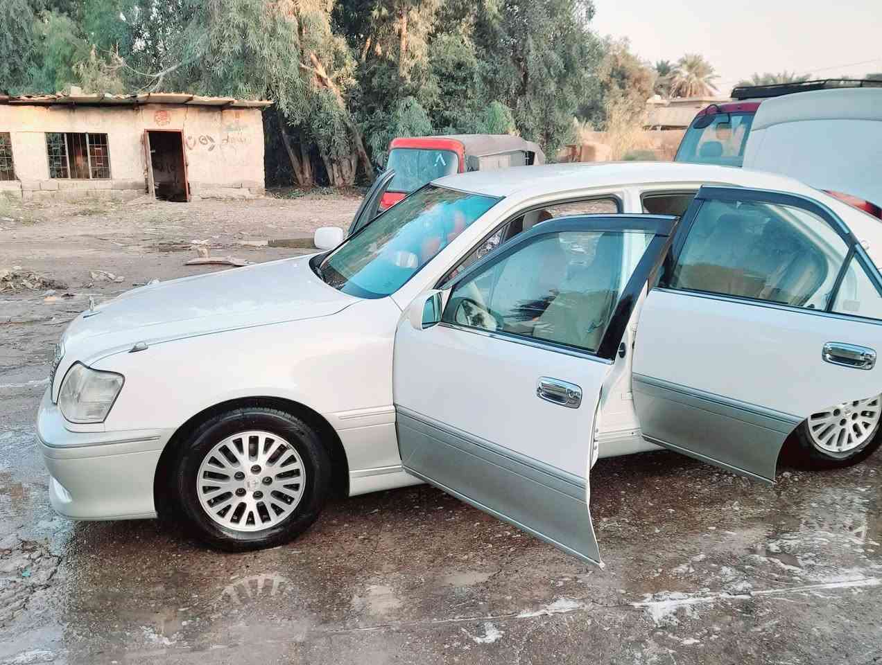 سلام عليكم سياره ملكه لبيع مراوس رقم بغداد دولي سياره مكفولة اربع دكم  اصل بردة خلفية شاشة كرستال اصل تبريدقطعتين كشنات ربعة كهربائي ثلاجة ستيرن كهربائي مديل 2000 سنوية بسمي  سيارة جاهزة ححدادية  كير مكينة جديدة السعر 135وبيهة مجال مكاني بغداد رقم الهاتف ***********
