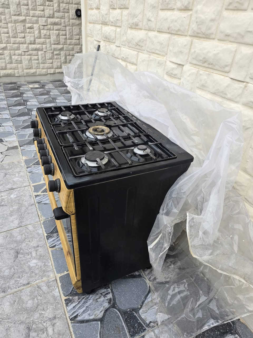 طباخ ماركة سونيك ٥ عيون شغال و بحالة جيدة 
معقمة ممات اطفال نظيفة 
ملاحظة : السعر مكتوب عالصورة 
للاستفسار الاتصال بالرقم ***********
