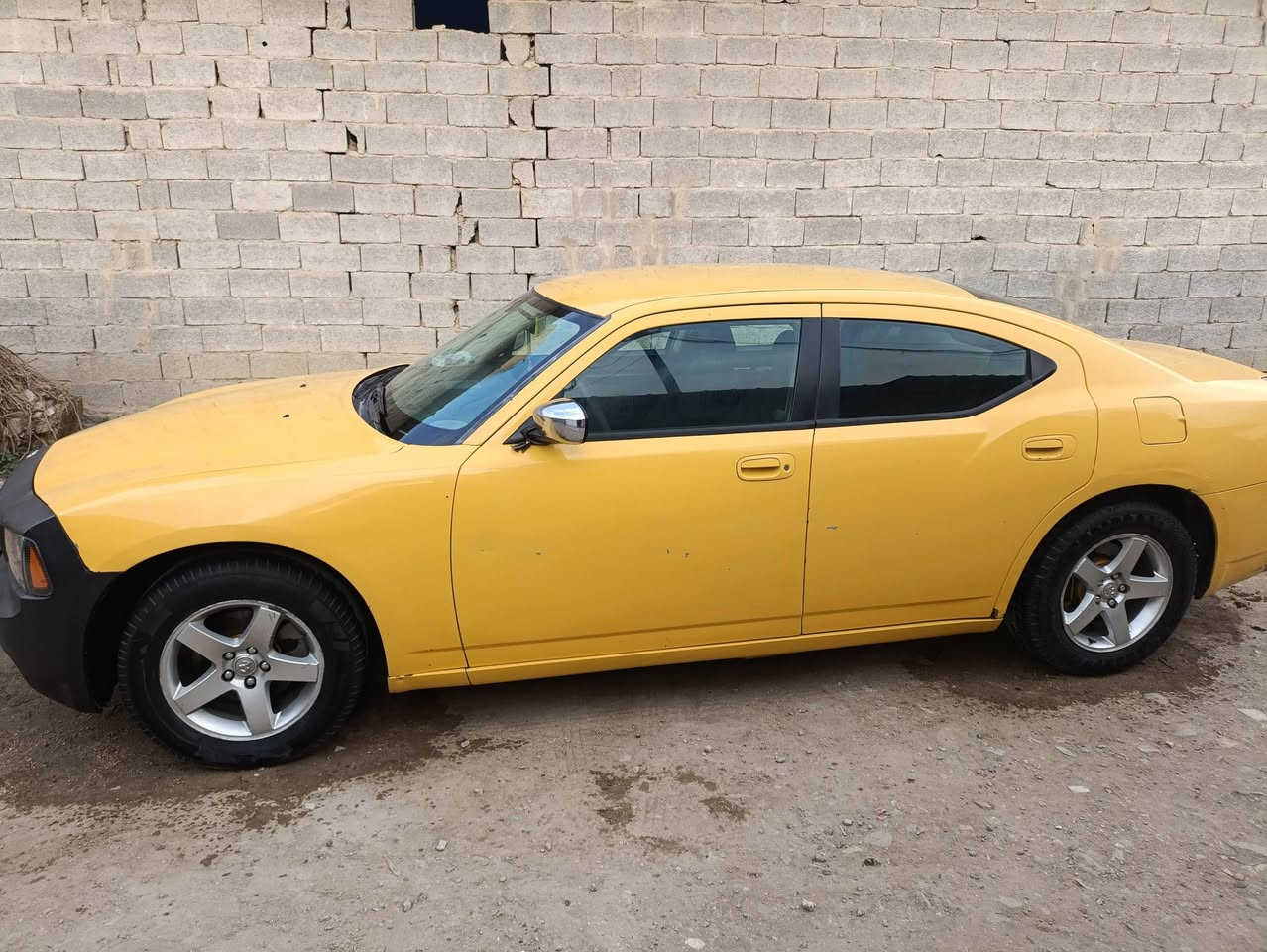 السلام عليكم دوج جارجر موديل 2009سياره بسمي تحويل ثاني يوم دخول كلين حادثه بل عراقي جاملغ خلفي أكو طخات موضحه بل صور مكينه وكير وحداده أماميه وكهرباء وتايرات كفاله وباتري جديد سعر 100ورقه وبيه مجال لطيب تفاصيل أ كثر رقمي*********** مامتواجد عله الفيسبوك
