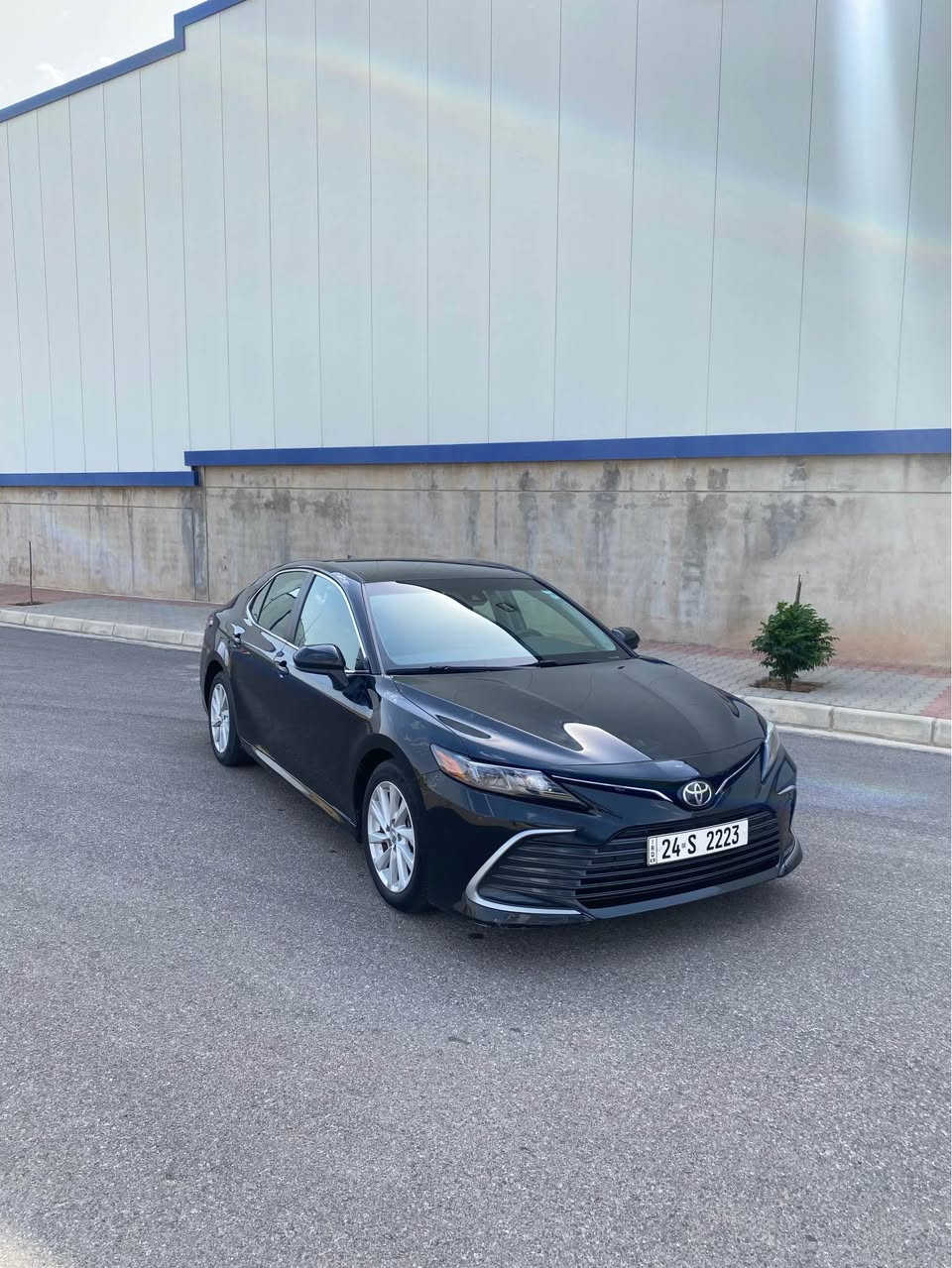 Toyota Camry LE 2022 
سيارة حيل نظيفة بدون دواخل بدون ارباك 
ضررها فقط بولنيد تبديل شريكة و واحد باب كلير 
ماشية ٧٤ الف ميل 
رقم و السنوي جديد 
تحويل و وكالة بشرط 
سعرها بلاشش ١٧٤$ ورقة و بيها مجال 
للمزيد من المعلومات اتصل على هذا الرقم 
كورك - واتساب 
(***********) Singapore
