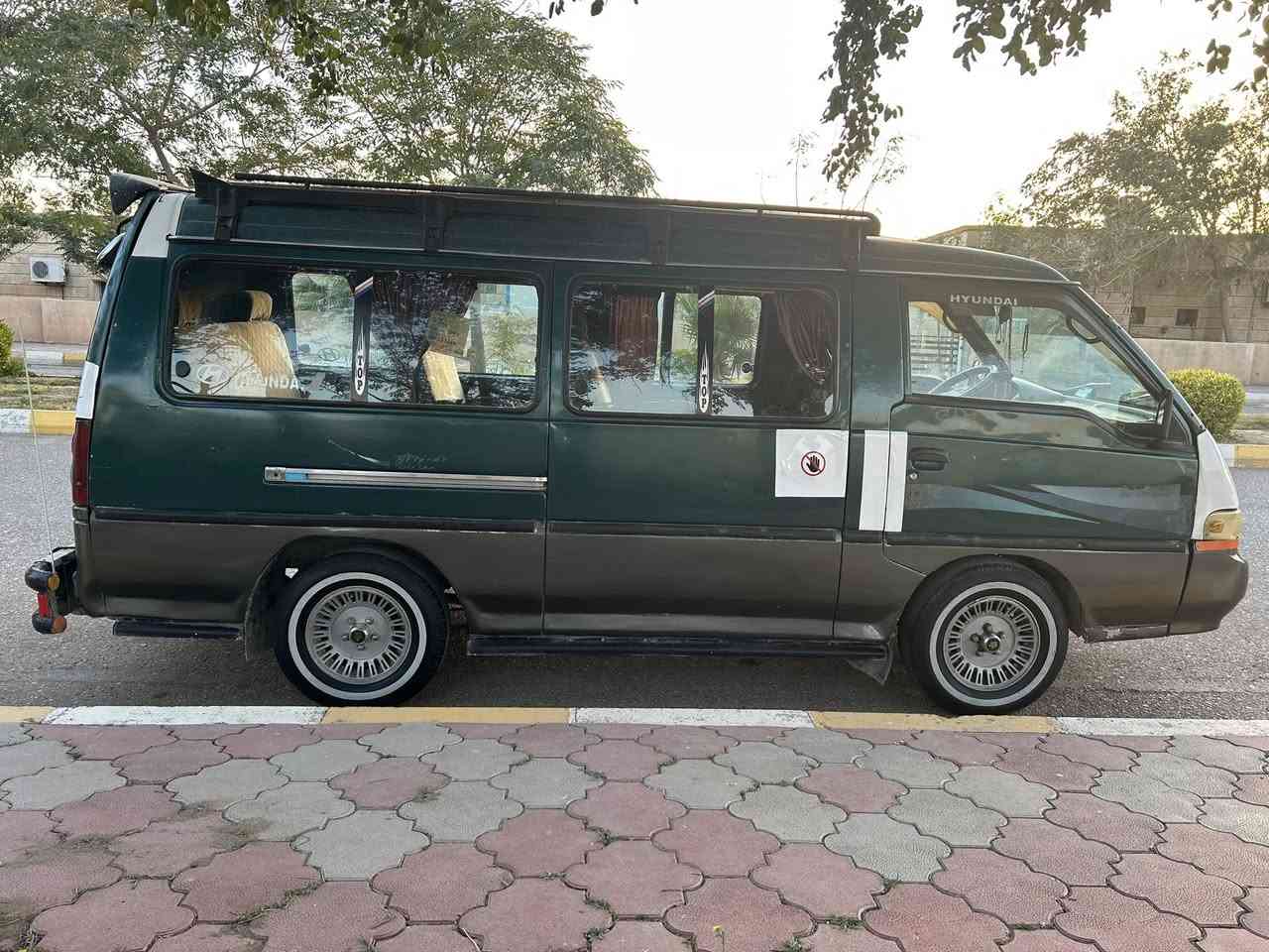 هوندا موديل 1995 مةكينةى كاز فارةى دوو قايش ئارم پلاستيك سليمانى سةنةوى بةغداد بةشةر اوليات و ئارم دةرگا كارةباى كير عادى قوفل مةركةزى گةرمى ايش دةكات شاشة كاميرا ايمپى فاير هورن بوش بى نوقسانى 
نرخ 35$ معاملة ( *********** )
