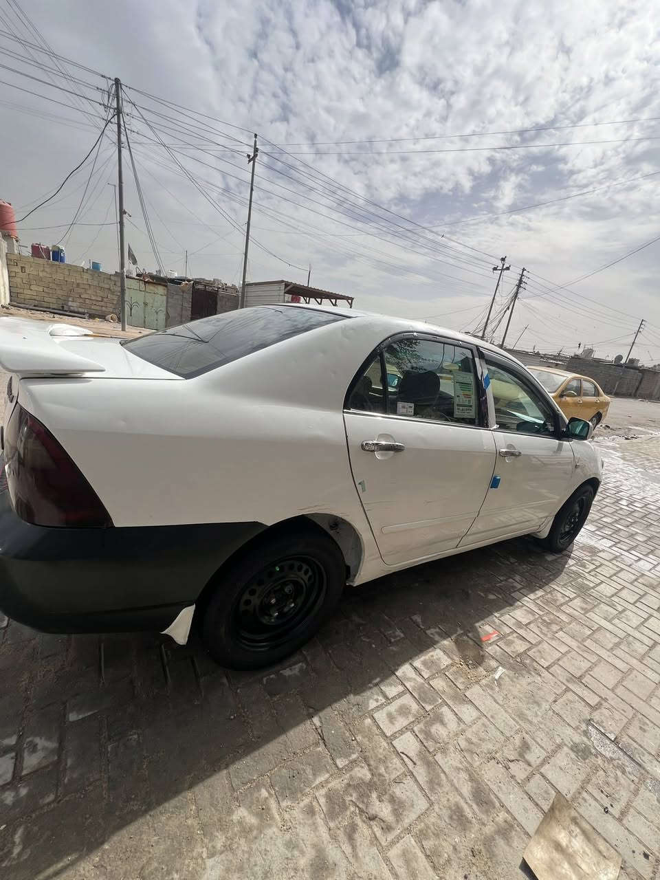 السلام عليكم
كورلا بيكاتشو 2006
محرك 1800 
رقم بصرة انكليزي سنويتها للشهر السادس 
كير محرك حداده تخم تاير تبريد كله تمام 
السياره بيها رشة صبغ بين البابين جهة العبري وبيها طخات شوف العين وسونارها موجود بلمنشور والباقي شوف العين والفحص وراعيها بيتهم بلخور باقي التفاصيل تصال ***********
واتساب ***********
سعر السياره 77
