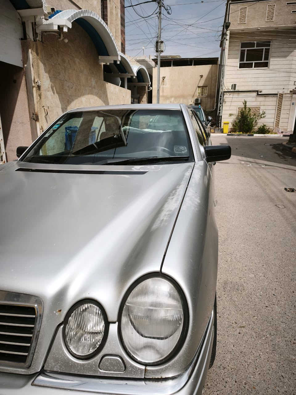 السلام عليكم للبيع ام عيون موديل 1998 مكينة 6v  رقم كركوك مطلوبه كمرك تكدر تمشي بلمعامله ع قرار الجديد مكانها البصرة السعر 70 وبيها مجال للاستفسار الاتصال او واتس اب *********** اياد
