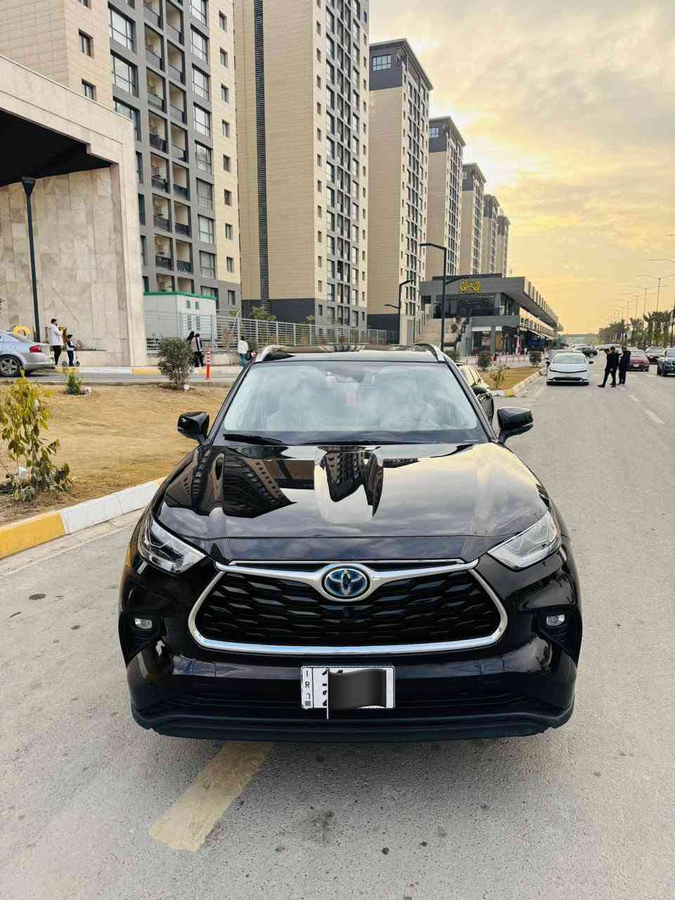 السلام عليكم للبيع TOYOTA
هايلندر هايبرد
وارد امريكي
موديل 2022
رقم بغداد
مواصفات ليمتيد
اللون خمري مميز
مكينة حجم 2.5
كشنات جلد VIP منفصل
بردات خلفيه بلادي
شاشة كبيرة
صاج ملكي
سلايد
نظام دخول ذكي
كامرة 360 درجه محيطية
الباب الخلفي كهرباء
هواية مواصفات بيها مفولة
ملاحظة ( حادث السيارة جانبي تبديل بابين نفس اللون 
وصبغ قمارة وجاملغ ايمن امامي وجاملغ خلفي ايمن فقط )  
للاستفسار ☎️ ***********
