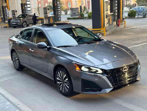 نیسان ئاڵتیما  2023  SV+
 پڵەس‎فول مواصەفات
ئێرباگ هیچی نەتەقیوە
 شاشە گەورە صڵاید بەصمە شەغال
 کوشن کارەبا کوشن هیتەر برێک بەصمە
 ناو فۆرمیکا وایەر لێس چارج ڤۆلیۆم سوکان
 ئۆتۆ هۆڵد ڕاداری پێش و دووا
 ئاوێنە و ئۆتۆ ستۆپ دوو دەرگا بەصمە 
کامێرا و حاسە خەتی جادە و ….هتد
 سەیارەکە پارچەیەک بۆیاغە و پارچەیەک ئەمریکا یە
 مەسرەفی تییانیە 
ژمارە کاتیە و دوو مانگی لەگەلە سعر175

ژمارەی خاوەنەکەی 
***********
***********
واستئاب مووجوود
