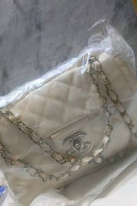 حقيبه ب7000 دينار فقط