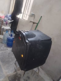 صندوك حجم كبير ونظيف سعره قفل ٢٥ مكاني بغداد الشعله 07876499688 هذا رق...