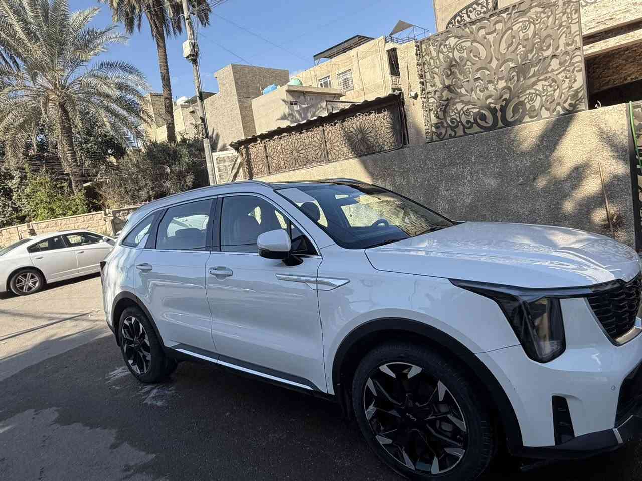 السلام عليكم 
سورنتو 2025 7 رامب  للبيع الدولية رقم بغداد بأسمي 
السيارة فول مواصفات عدا السايد بريك بالرجل والكير عصا 
المحرك 2500 
كامرة
شاشة جبيرة
بصمة 
تغشيل عن بعد 
بانوراما 
مري كهرباء 
حساس امامي
حساس خلفي 
شحن لاسلكي 
صندوك كهرباء 
ماشية 34638km قابلة للزايدة
بغداد الكرادة
للاستفسار الاتصال على ***********
السعر 305وبيها مجال للشراي
