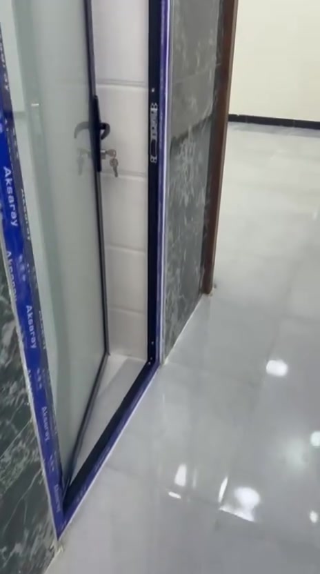بيت للبيع نهايه الاربع شوارع 100 متر طاب ونص ***********
