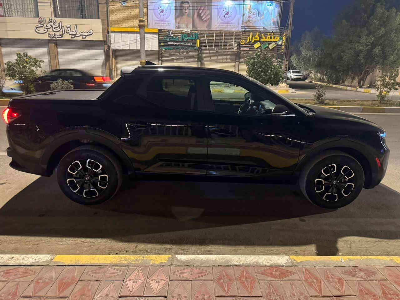 سلام عليكم ورحمة الله وبركاته 
سانتا كروزLimted 
مديل2023
كفاله عامه حادث فقط الدعاميه 
فول واحد على واحد  
1.مكينه2.5T
2.فتحه سقف 
3.بصمه 
4.كشنات تدفئه
5.كشنات كهرباء
6.تشغيل عن بعد 
7.سياقه ذاتيه
8.لايت لد
9.هاند بريك كهرباء
4.10×4 دفع رباعي
11.بكلايت لد 
12.رادار امامي 
13.تحكم ستيرن جهتين
14.حساسات 
15.شحن وايرليس
16.اشاره بالمري
17.كامره خلفيه
18.ويل كب 
19.حره
20.ماشيا mi24الف
رقم التلفون *********** 
سعر 200 بي مجال 
مكان السياره الناصريه مركز 
ملاحظه السياره بدون رقم تترقم جميع المحافظات
