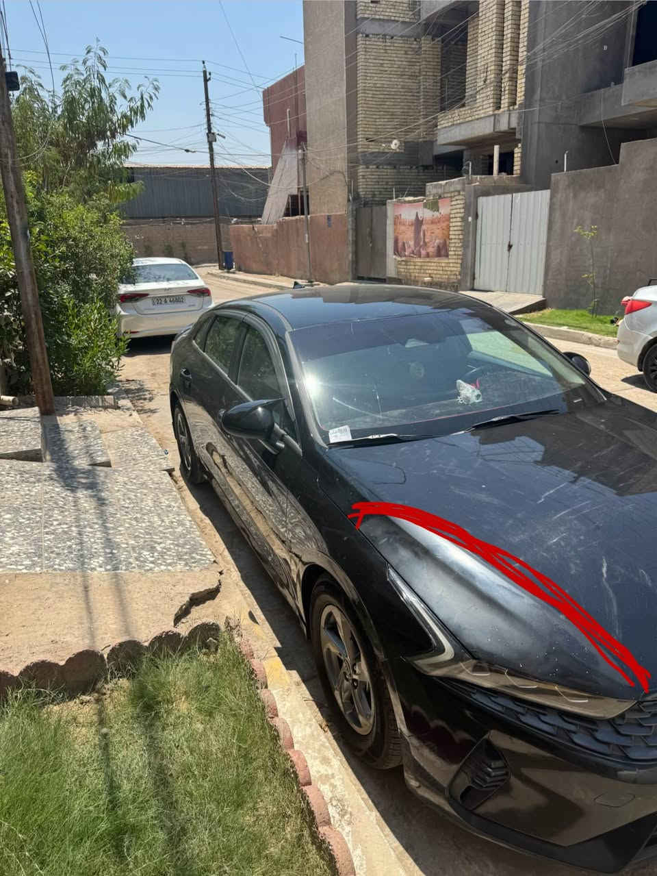 السلام عليكم 
كيا k5 موديل ٢٠٢١ 
حادثها جاملغ وباب جهة الصدر وبيها صبغ شويه من البنيد مبين بالصور ومحدده 
السياره بيها قطع بيهن بارد 
محركها 1600 تيربو gdi 
ماشية ٨٤ الف ميل 
نص مواصفات - ابل كار بلي -اندرويد اوتو وايرليس- سايد بريك بصمة - درايف مود اربع وضعيات - السيارة سويج مو بصمة - رادار امامي والمحافظة على المسار 
عليها غرامة ٤٠٠ الف توكع من السعر 
شرط التحويل 
مكاني بغداد الزعفرانية 
رقمي للتواصل 0️⃣7️⃣7️⃣1️⃣6️⃣0️⃣3️⃣1️⃣2️⃣4️⃣6️⃣ بغداد, العراق


**إذا كنت صاحب هذا الإعلان وتريد حذفه لأي سبب، رجاءا أرسل رسالة إلى الدعم الفني**