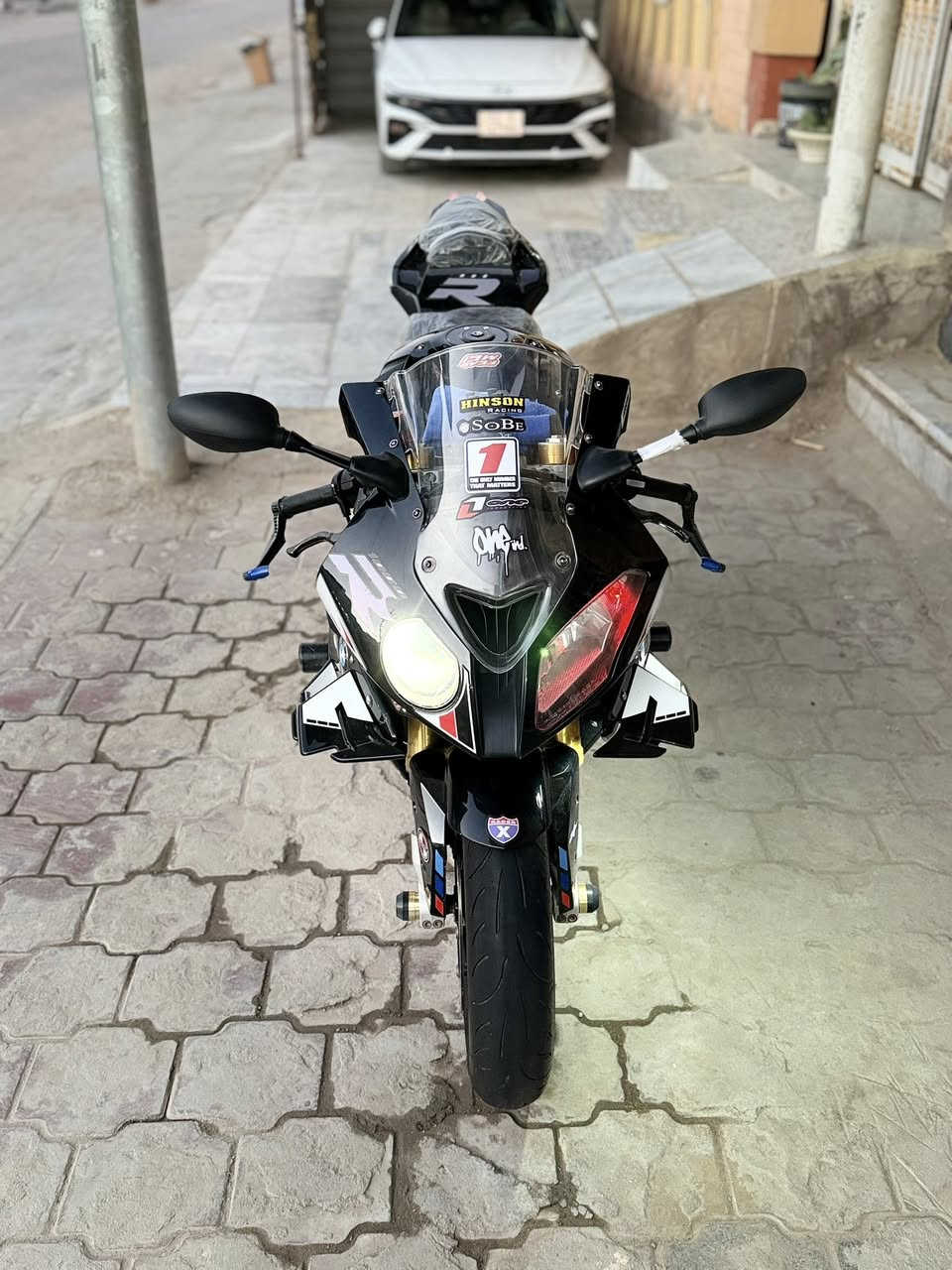 السلام عليكم دراجة بي ام 1000rr رقم وسنوية تحويل مباشر مكفولة كفالة عامة من كلشي وارد أمريكي بدون ضرر ابد كلين وموجود صور مزادهة بل منشور السعر ٩٠ ورقة وبيهة مجال مكاني ناصرية ***********
