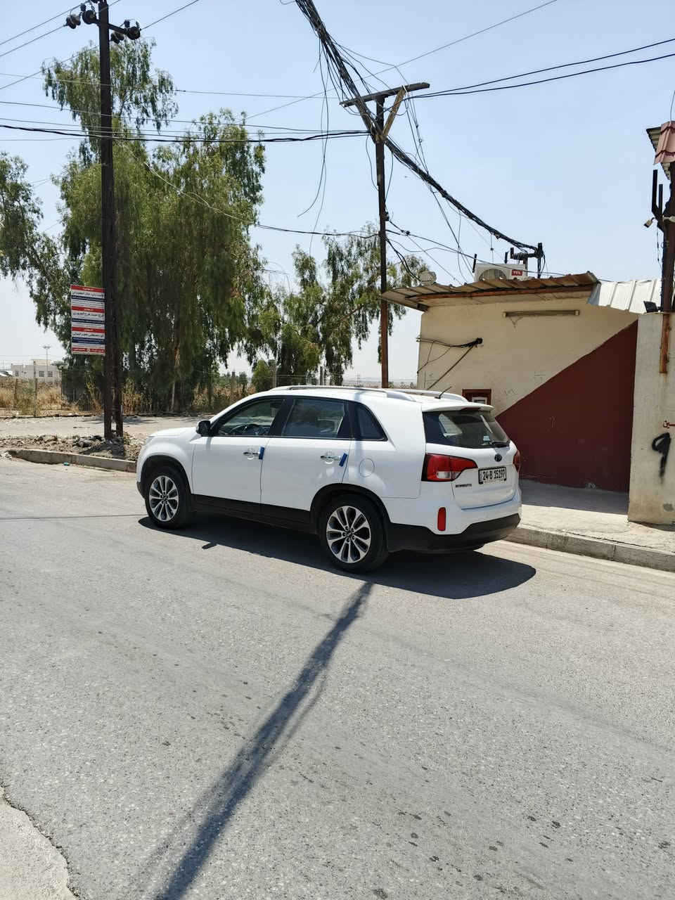 سلام عليكم كيا سورنتو للبيع موديل 14 رقم دهوك شرط التحويل محرك 4 سلندر السياره بيه صبغ بوند بس بدون دواخل السياره جديده مال بيت للاستفسار اتصال على الرقم التالي *********** كورك ***********اسيا
