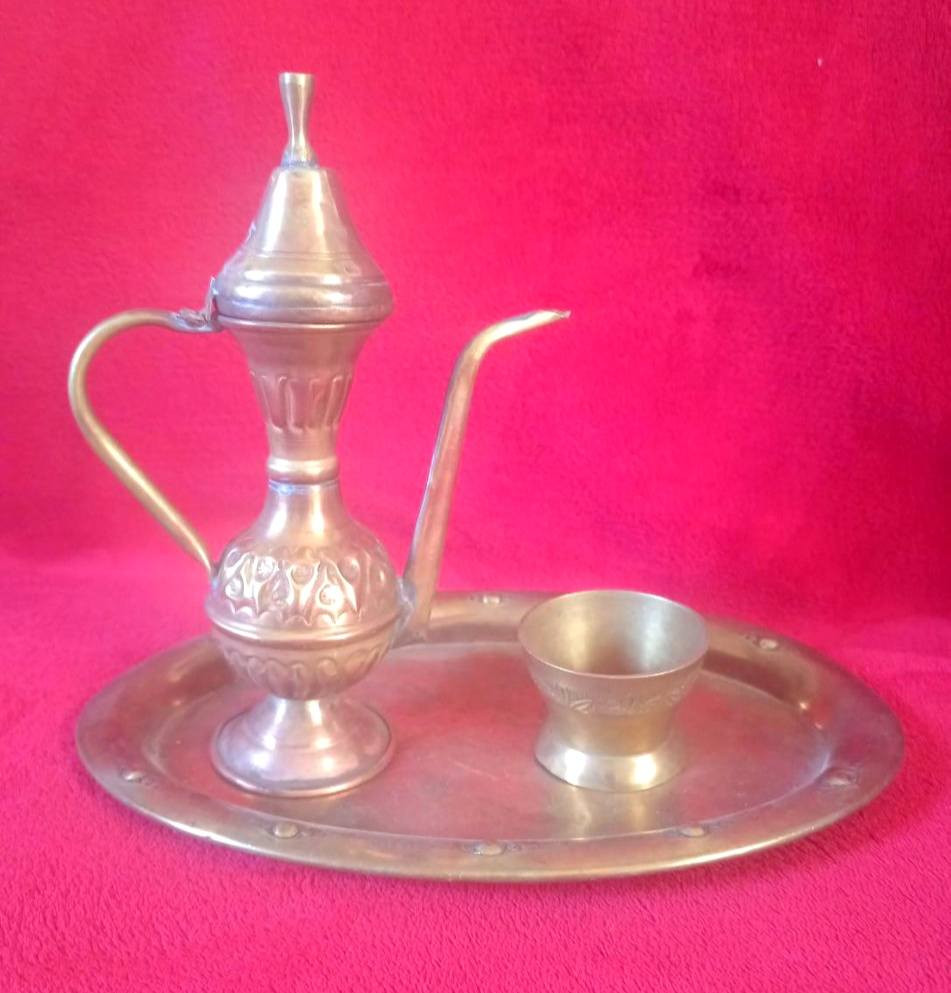 طقم نحاس اصفر قديم انتيك لمحبي الديكور المميز المقاسات موضحة بالصور
#ديكورمنزل #مقتنيات #احلي_الانتيكات #انتيكات  #اكسسورات_منزل #accessoriesfurniture #vintage #antiques #decor #تراثنا #علي_قديمه #نحاس #عتيقة #antiquefurniture #decoration


**إذا كنت صاحب هذا الإعلان وتريد حذفه لأي سبب، رجاءا أرسل رسالة إلى الدعم الفني**