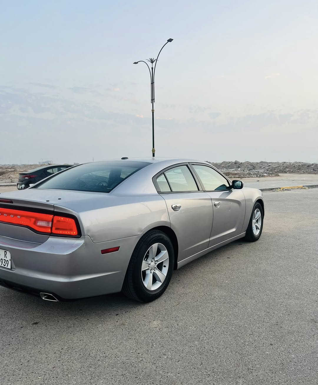 جارجر ٢٠١٣ بصره سنويه جديده بيها الباب الخلفي مصبوغ فقط مكفوله من الضربه علما أنا السياره كانت ١٤ ورجعتها على موديلها   الأصلي ٢٠١٣ نتكفل كافه الأصوليات والتحويل والغرامات وانريد تحويل شرط سعرها ١٣٥ للاتصال ***********
