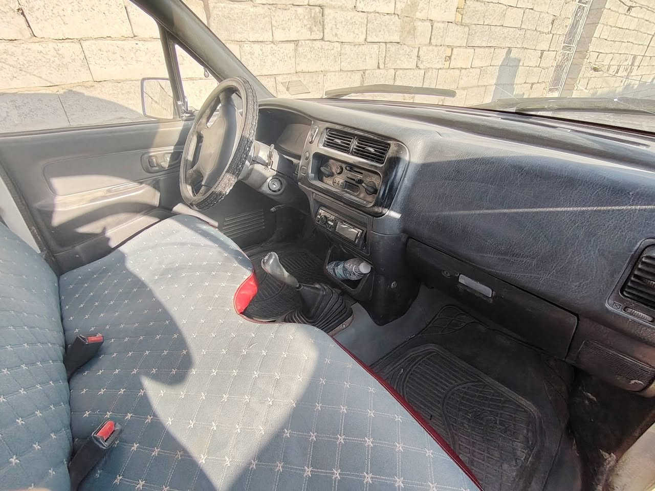 مسي بوشي  2002 مكينه كارتون وحداديه وتخم تاير كامله اي نقص مابيه تبريد اله مجرش تدفئه مداور مباشر مكانه الديوانية عفك سعر (60) وبيه مجال خاص لا تجي
هذا رقم صاحب السياره ***********
