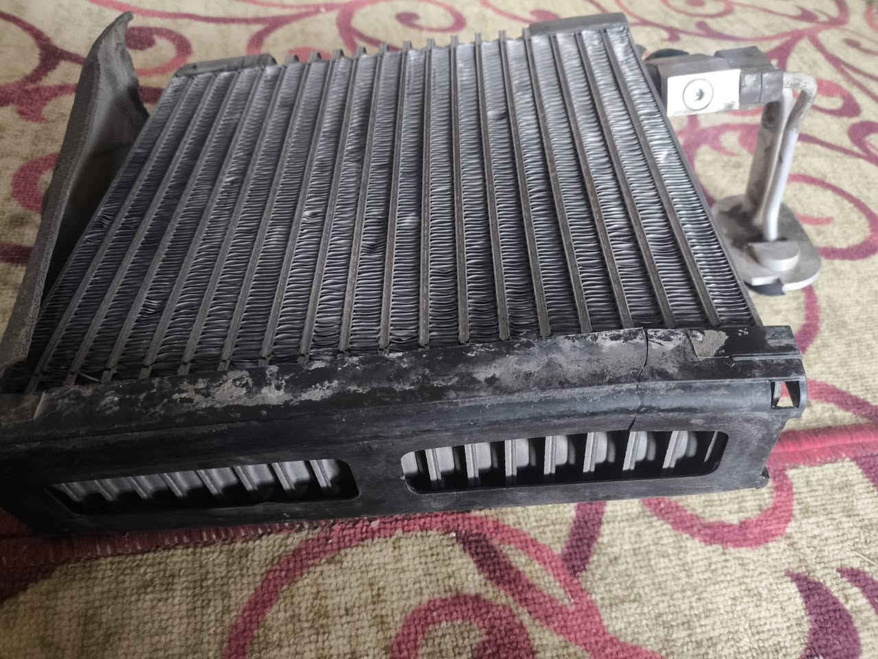 سلام عليكم غراض بي واي دي للبيع 
دركه كامله شريط ستير بدالات لايت تحكم ستيرن وشفت شرط شغل ماعده لارباك طاك وعندي فريز تبريد نضافه كدامك اخو جديد مال ياباني شركه تيوتا هوه والبخاخ مالته كامل 
وحساسات مال فريز وثرموستات كلمن وسعره راسلني وتدلل
*********** عنوان حله الغراض كلهن شرط الفحص
