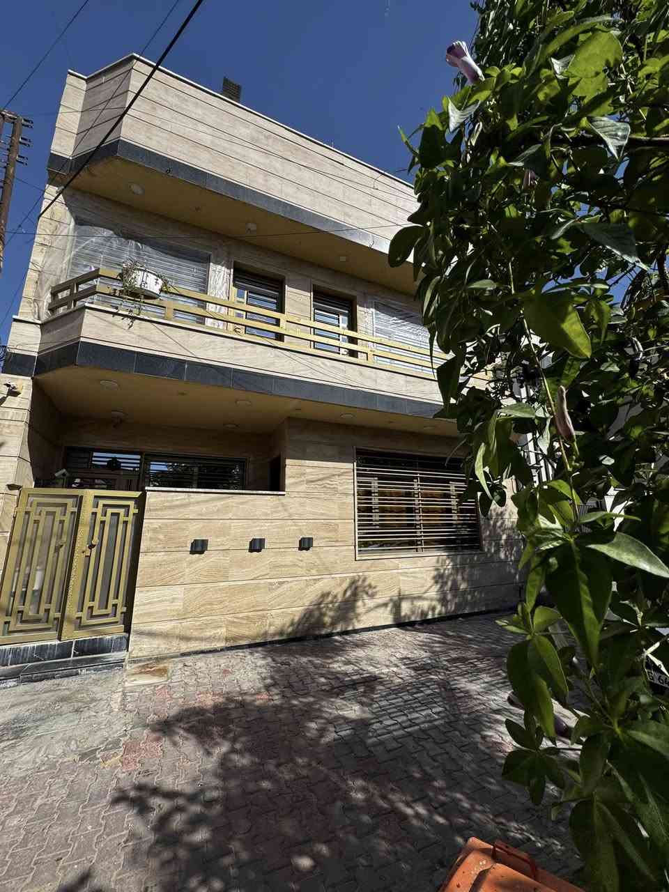 بيت للبيع في الشالچية المساحة 70 متر
قرب الجسر او قرب روضة ارض المرح 

يحتوي صاله + مطبخ + اربع غرف نوم + صحيات عدد 2

طابو ملك صرف 

بناء حديث 2020

الاستفسار عن السعر مراسله على خاص او الاتصال  ***********
