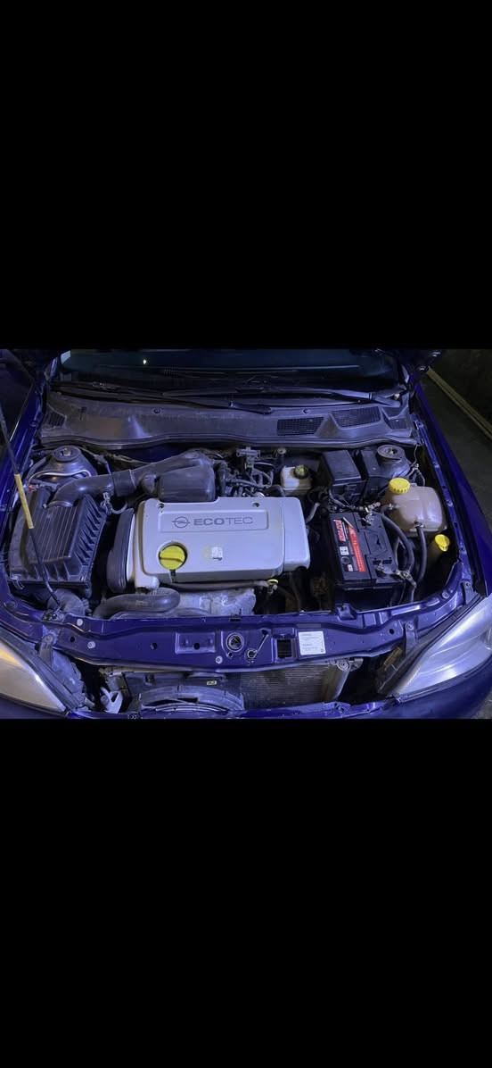 السلام عليكم اوبل استرا ٢٠٠٢سياره بلاديه جاملغ وره السايق صبغ فقط سياره جديده تخم تاير جديد منضومه تبريد جديده  غرفه نضيفه كلش جراد خفيف كما موضح بلصور السياره بسمي رقم بغداد السعر ٤٨ هاتف ***********
