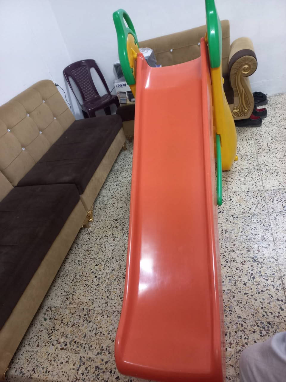 زحلقونة وديدية مثل ماموضح بالصورة للبيع السعر اثنينهم ١٢٥ الف للتواصل ***********
