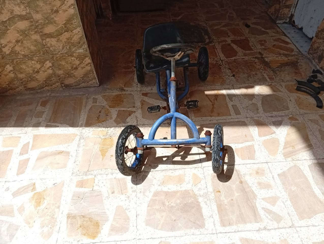 السلام عليكم بكي لبيع حجم 24 بكي جديده كلش أو نضيف بس بيه عطل  لاثنين هو يرداه 3 مامات أو عندك انعواج بل شاصي الجو الدرج جديده كلش نضيفه السعر 75 أو بيه مجال لشرايه عنوانه البصر كوت الحجاج استفسار الاتصالات على هذا الرقم ***********
