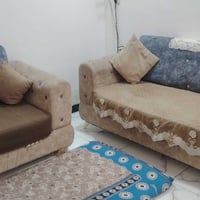 ١٠ مقاعد • نضيف • كنب