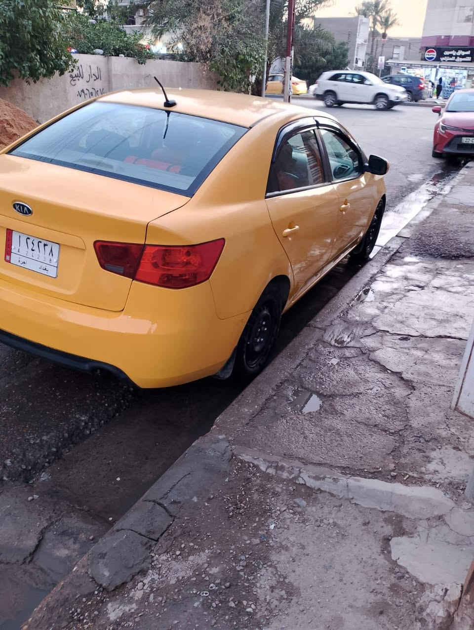 سياره فورتي 2013 حلوه وحيل نضيفه وجاهزه من كلشي  لاستفسار *********** السعر 90 بغداد, العراق
