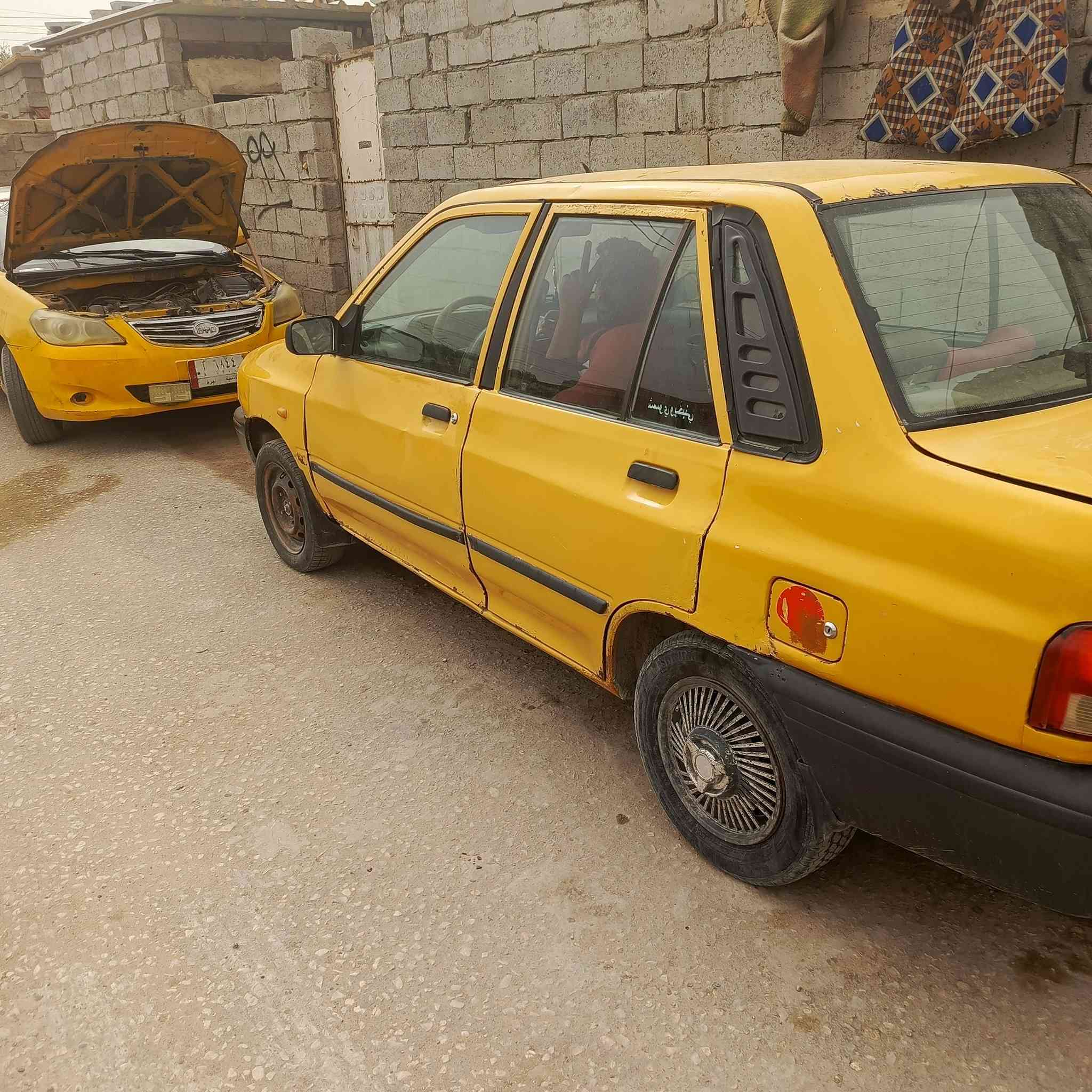 سلام عليكم سايبه موديل 2009 رقم نجف ألماني سياره شواصي كرتون بركيت كرتون بس اكو سبب كهربائي بيه طفح بنزين سعر 12وبيه مجال سياره تخبل كشرته ***********
