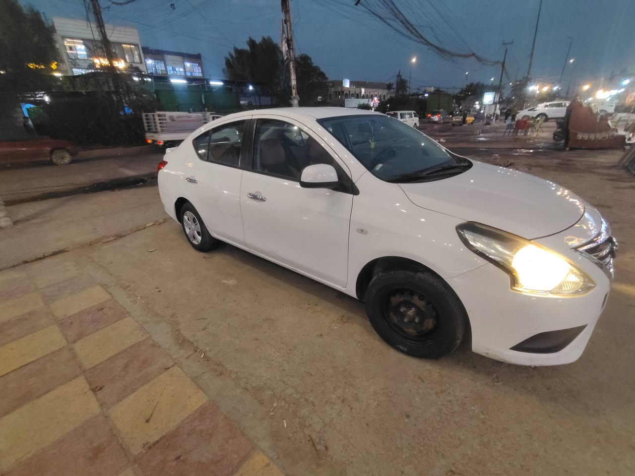 سلام عليكم نيسان سني 2018
هندي بيه طخات قليله كلش مكفوله من صبغ وتبديل
تبريد خير من الله 
ماشيه 116
معروضه 102 وبيه مجال 
مكانه بغداد البلديات .
***********
