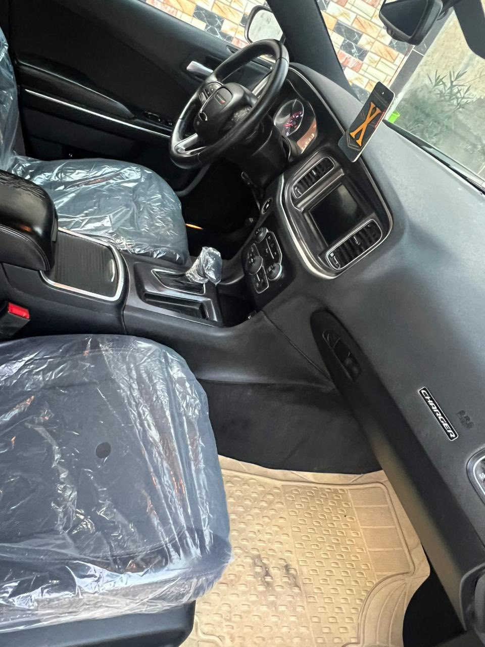 السلام عليكم
جارجر 15 اربيل 
ماشيه 175 
نص فول 
عليه ادامه كامله 
كير قبل سبوع مبدله 
السعر 173
العنوان بصره عشار 
***********3
