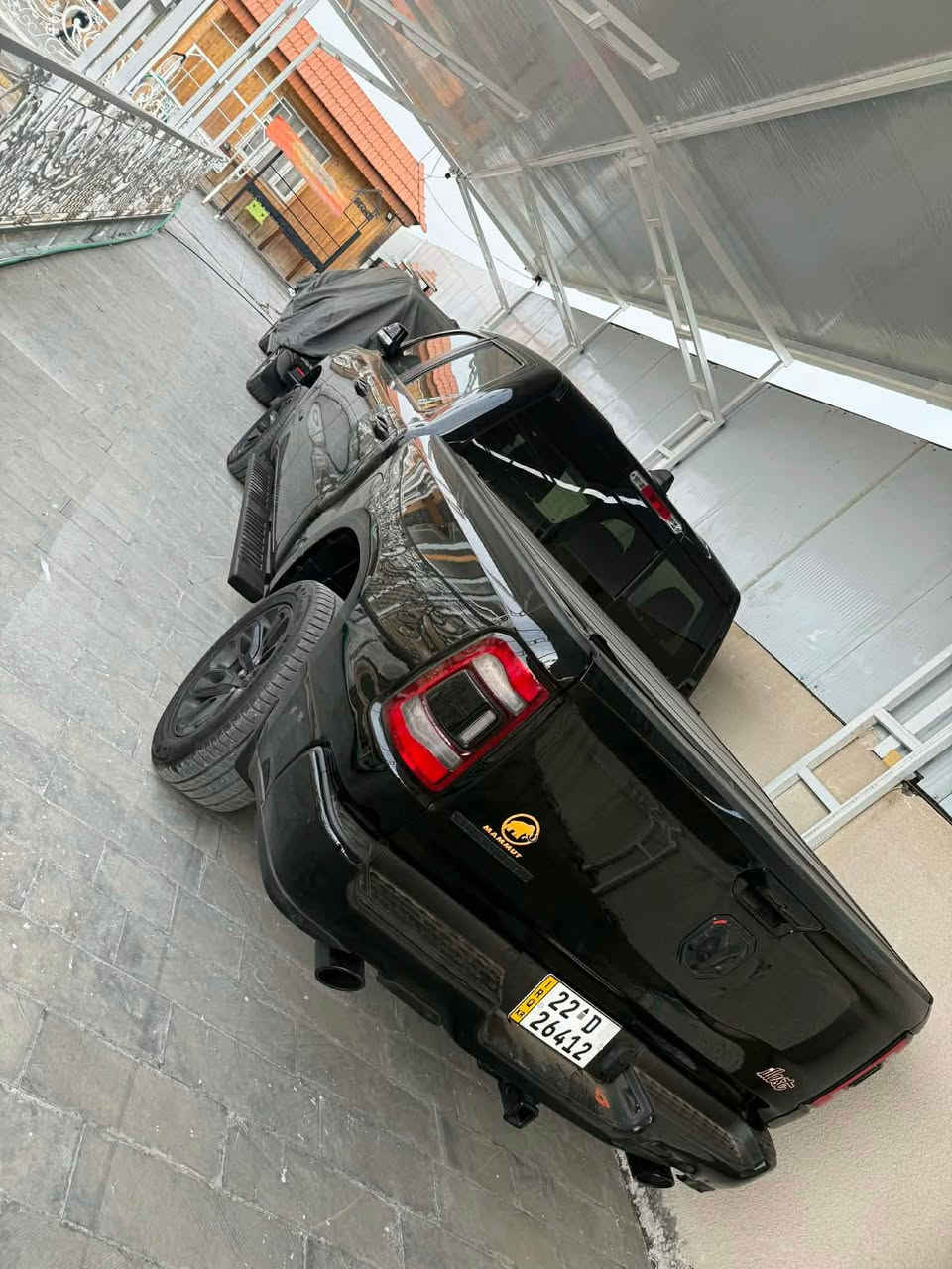 دوج رام 2020 بك هورن فوول
بنوراما 
شاشه تسلا 
كراسي كهرباء 
تحكمات ستيرن 
ويل كب اسود جبير
مكينه 8V 5700
باب طويل بدي قصر المرغوب 
بصمه ابواب 
بصمه صندوك 
غلاف بدي طباكه 
تدفئه ستيرن 
تدفئة كشنات 
سياره كلش جديده بدون ايرباك 
فقط بنيد مصبوغ مكفوله لغد وشاصي كفاله 
ماشيه 54 
السعر 320$ وبيها مجال
مكان السياره بغداد الغزاليه 
السياره رقم اربيل باسمي 
***********
*********** بغداد, العراق
