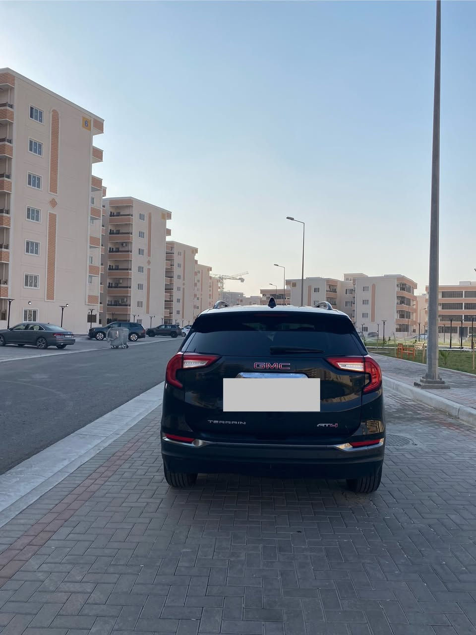 السلام عليكم
للبيع 
تيران موديل 2022 
فئة AT4 
الرقم بصرة
ماشية 86 الف كم 
محرك 1500 تيربو .. 
محركها مبدل طابوكة كاملة مال كصة.
حادثها بيبان جانبية ايرباك بردة طاك بس .. وهذا رقم الشاصي 
3GKALYEV6NL180582
‎كاميرات
‎رادارات 
‎كشنات جلد 
‎كشن هزاز للتنبيه 
‎جنطه كهرباء تفتح وتغلق بالقدم 
‎فور ويل
هواي مواصفات بهاي الفئة 
باتري جديد
معروضة ب 180 $ وبيها مجال  
للتواصل واتساب  *********** او راسلني عالخاص
