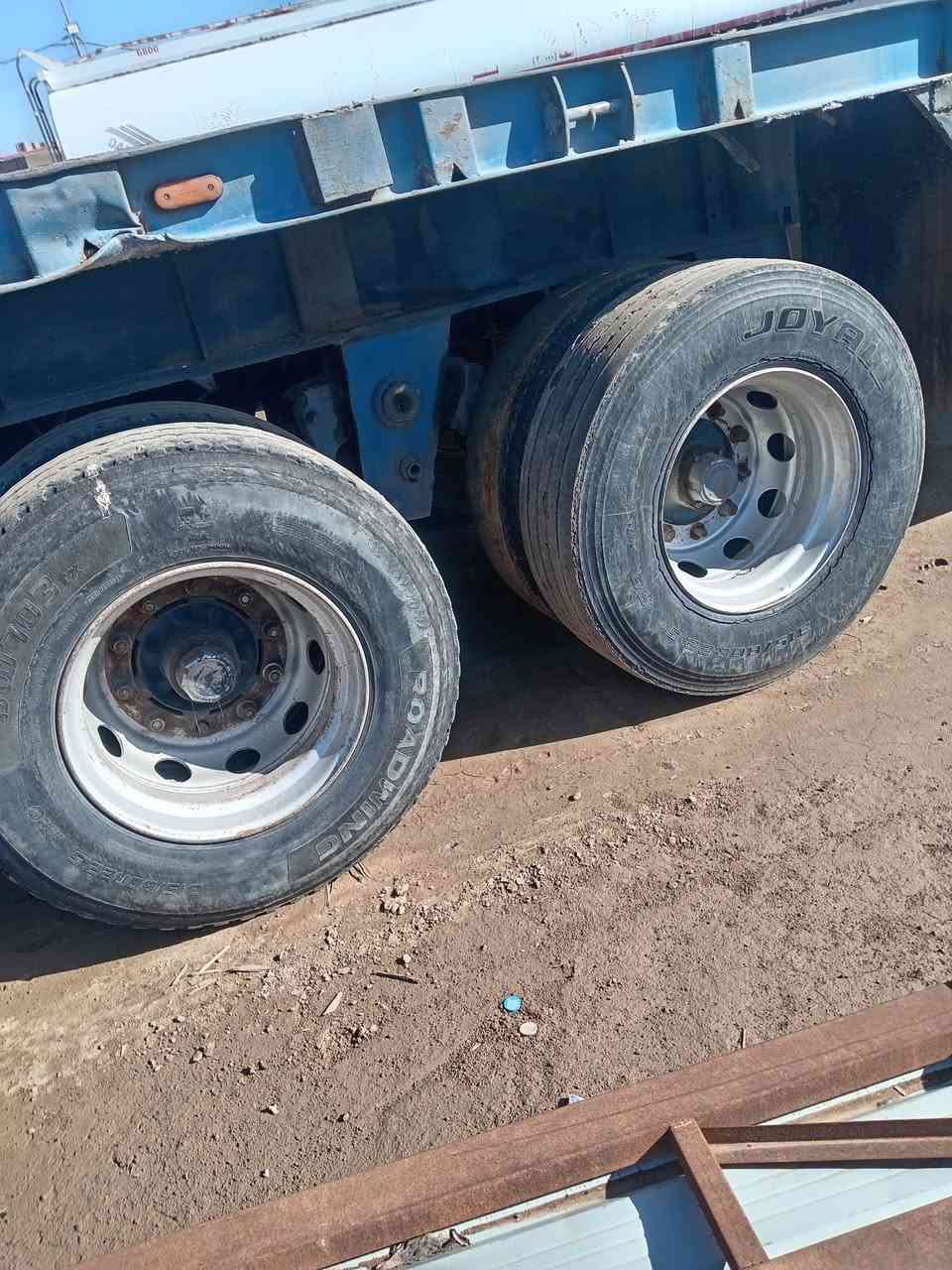 سلام علیکم عربانه البيع مكفوله كفاله عامه تخم تاير ناقص زوجين تايرات  سعر ٣٣ وبيها مجال  ***********
