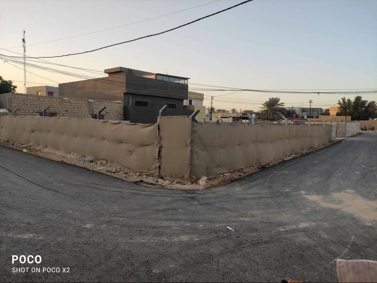 قطعة ارض للبيع طابو زراعي سند 25
المساحة 430 متر  
موقعها مميز جدا على ثلاث شوارع  .. شارع 8 متر 
الموقع حي الزهراء قرب معمل استاذ بهاء عيدان قريبة على الإمام الحمزه عليه السلام 
متوفرة كافة الخدمات تبيلط وماء اسالة وكهرباء 
للاستفسار الاتصال أو واتساب ***********
