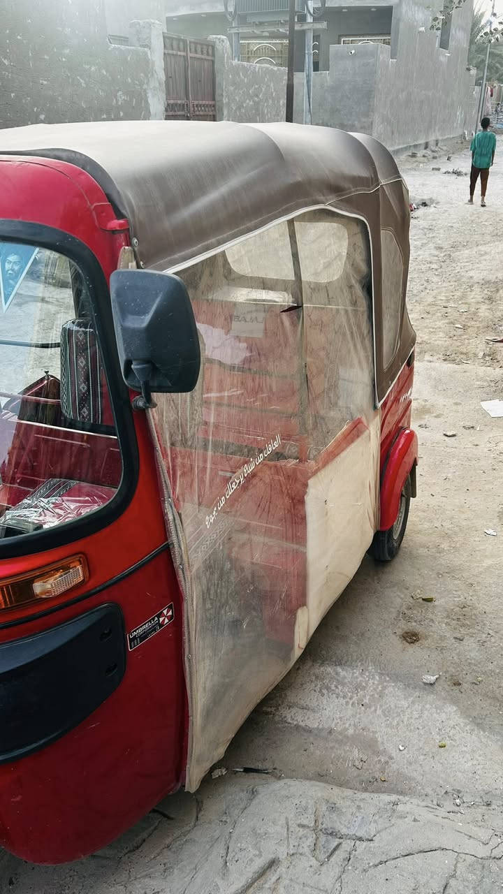 سلام عليكم تكتك البيع  موديل 2022اب شهر 11التكتك رقم وسنويه تفاصيل اكثر تصال بل رقم ‭0781 077 2152‬
