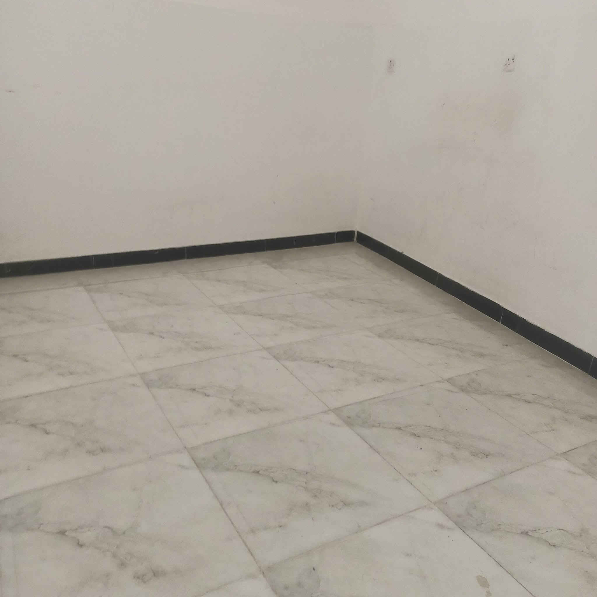 مشتمل للايجار طابق ثاني العنوان كوت حي الجهاد زويرجات جمعيه قرب مدرسه الطيبات القديمه الاستفسار ***********
