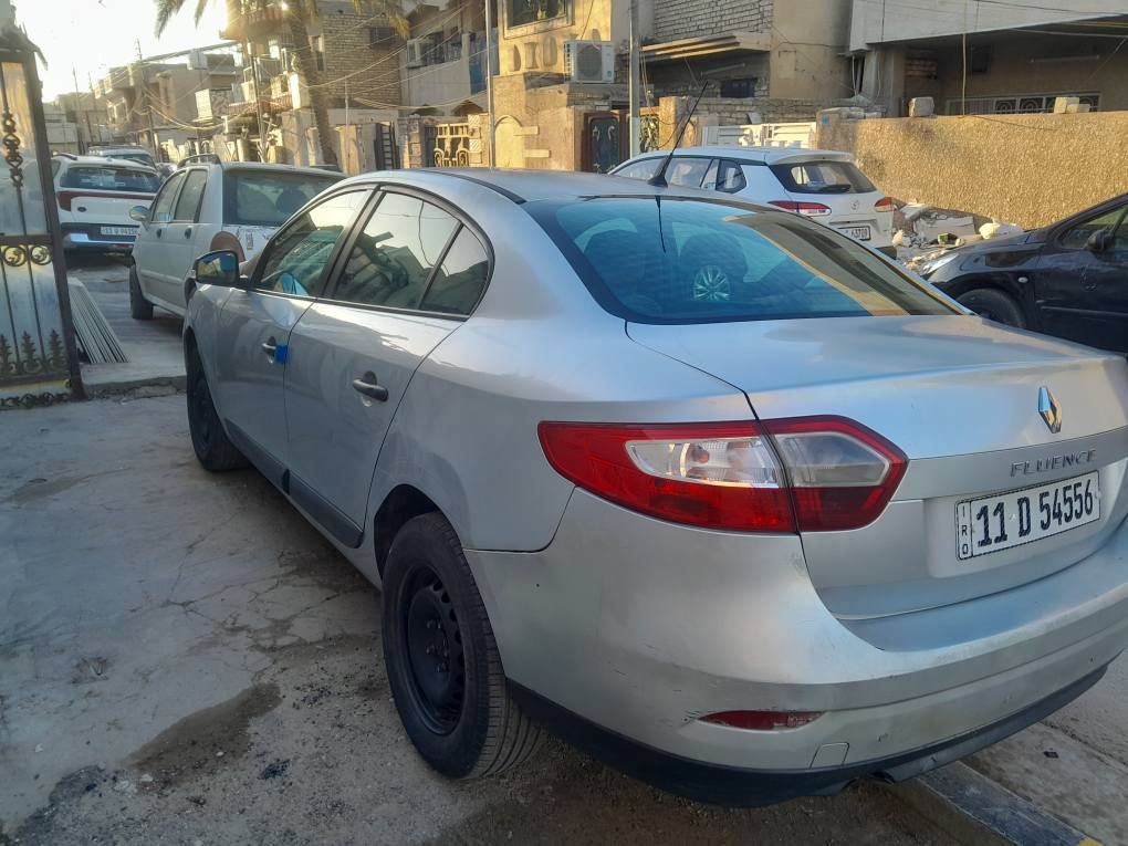 رينو فلونس اوتماتيك رقم بغداد موديل 2012السياره حلو وعلى البلاد بس مبدل بيه جاملغ أمامي كل شي بيه شغال السعر59مكان السياره بغداد حي الجهاد(***********) بغداد, العراق
