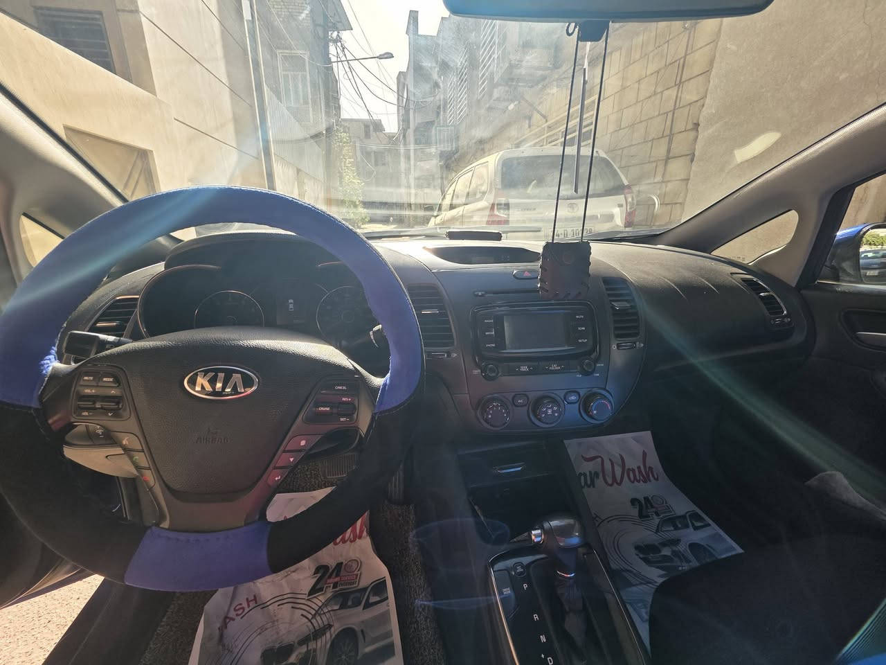 السلام عليكم فورتي 2017 للبيع
محرك 2000 
4 سلندر 
نص فول
كير ومكينة خير من الله 
كاميرا خلفية وتحكم ستيرن Drive mode
تبريد وتدفئة ممتازات 
السعر 120 وبي مجال قليل 
الرقم ***********
