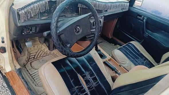 سلام عليكم 
مارسدس موديل 88
كوبون بنزين 
كيرعادي محرك بشرط 
شرط تحويل 
سياراوضع شركه بلادي 
سعر 42وبي مجال مكان السيارا موصل سهل نينوى  معرض بانوراما 
رقم الموبايل 
***********
***********
