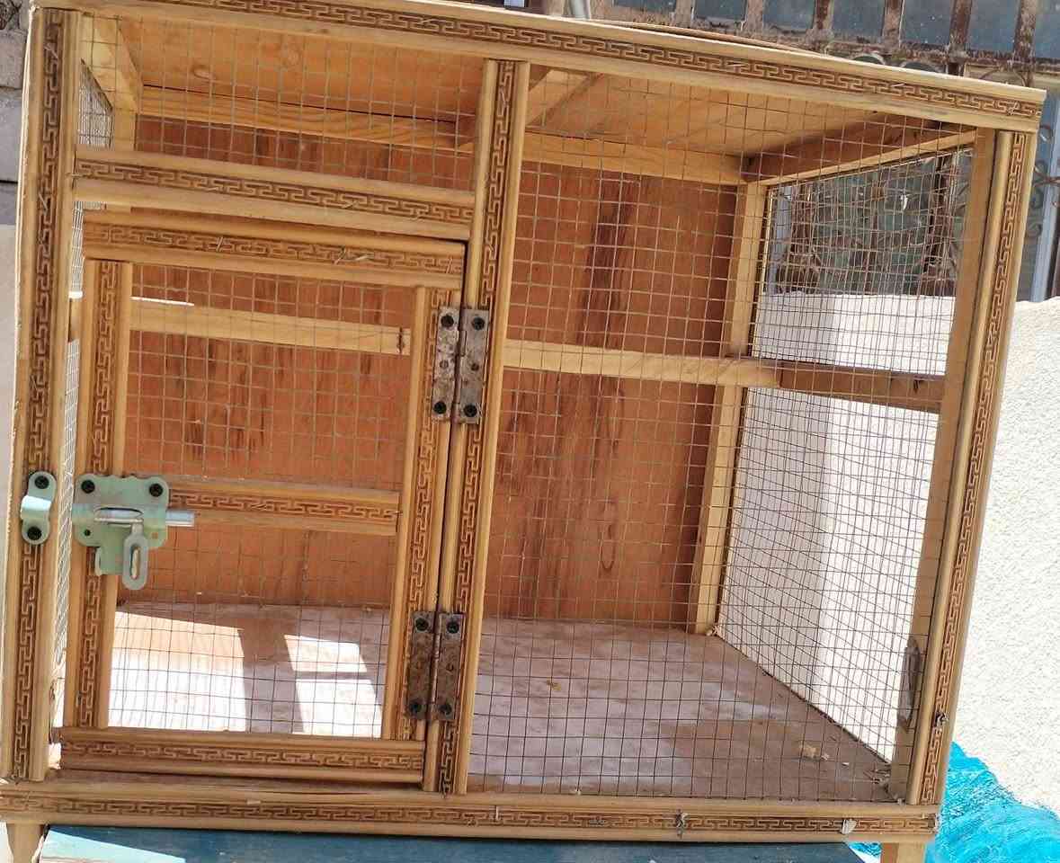 اقفاص دجاج ٣ كبير خشبية.. واخد صغير وقفص كبير بلابل.. سعرهن كلهن.. ١١٠..اتصال ***********.. العنوان حي العامل.. قرب ساحة الاحرار كربلاء, العراق
