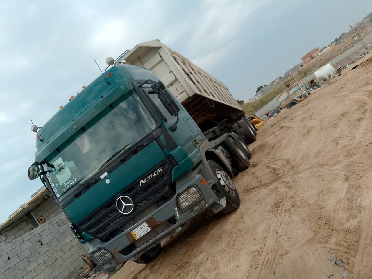 السلام وعليكم 
اكتروز 2005بلاد 4126مبدل شاصي فحل مجموعه جي اف عربانه اماراتيه 2007
اي استفسار اتصل ***********
