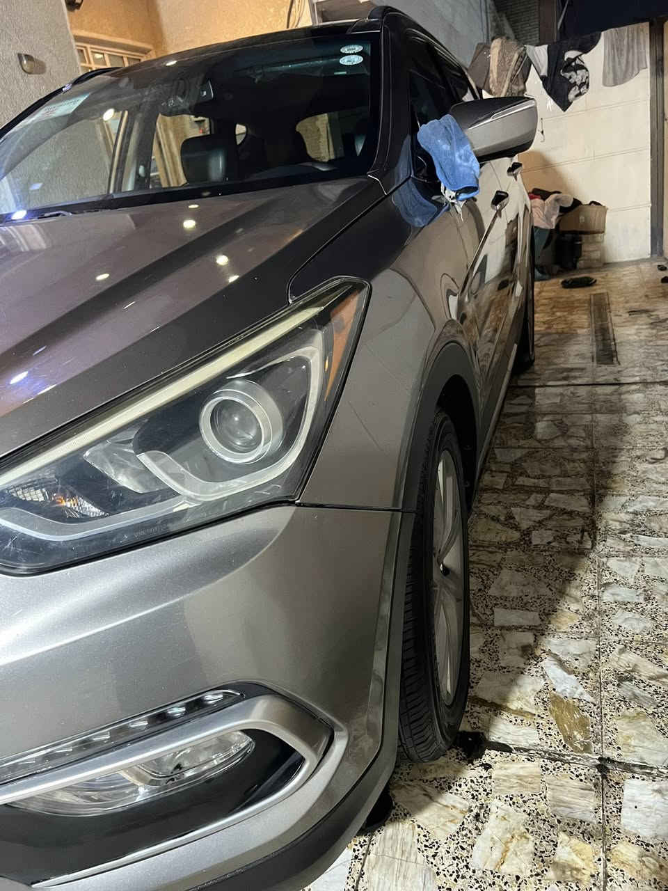 سلام عليكم 
سنتافيه للبيع موديل 2017 فول مواصفات 1/1
حادثهه مقدمة البنيد فقط السياره ليبل واحد صور الحادث بالمنشور 
مكان السياره بغداد 
السعر 160 وبيهه شي بسيط. 
هاتف ***********
